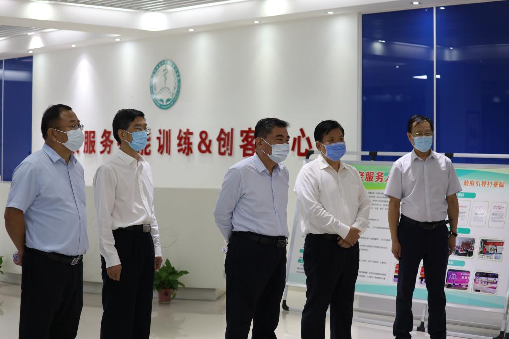 省教育厅党组成员、副厅长陈垠亭到beat365官方最新版调研